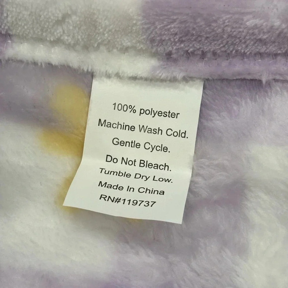 Envogue Essentials Super Soft Oversized Throw 60 IN X 70 IN NWT - Picture 4 of 4